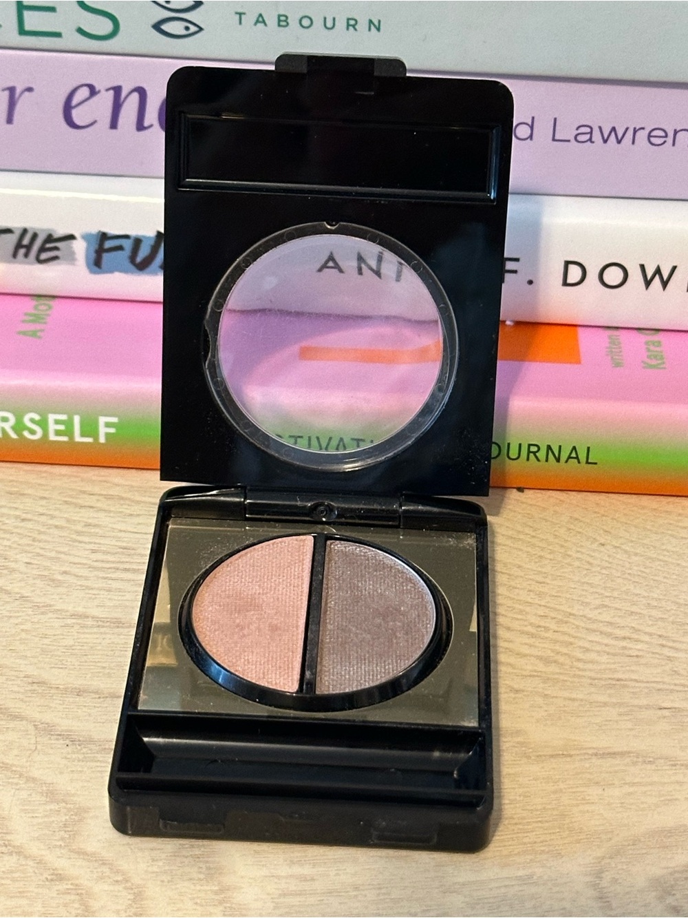 Merle Norman Luxiva Lasting EyeColor Duet Shade Mica/ Lava